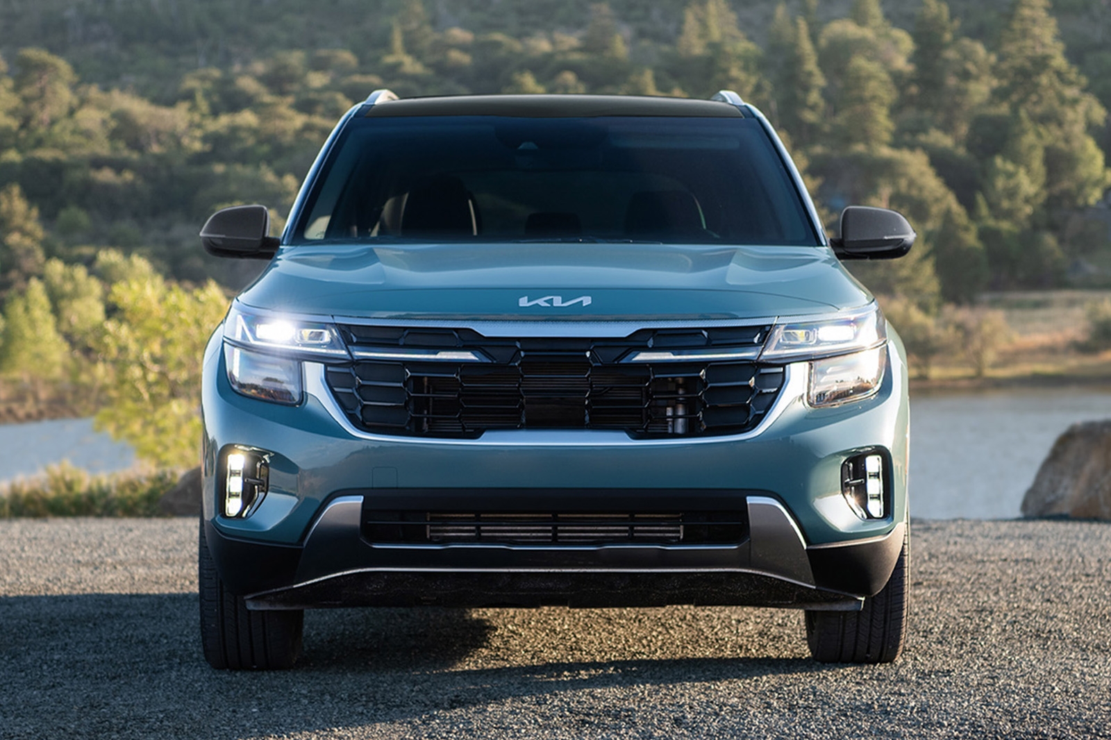 ARTICLE-KIA-SELTOS-vs-SUBARU-CROSSTREK-vs-HONDA-HR-V-seltos_devant